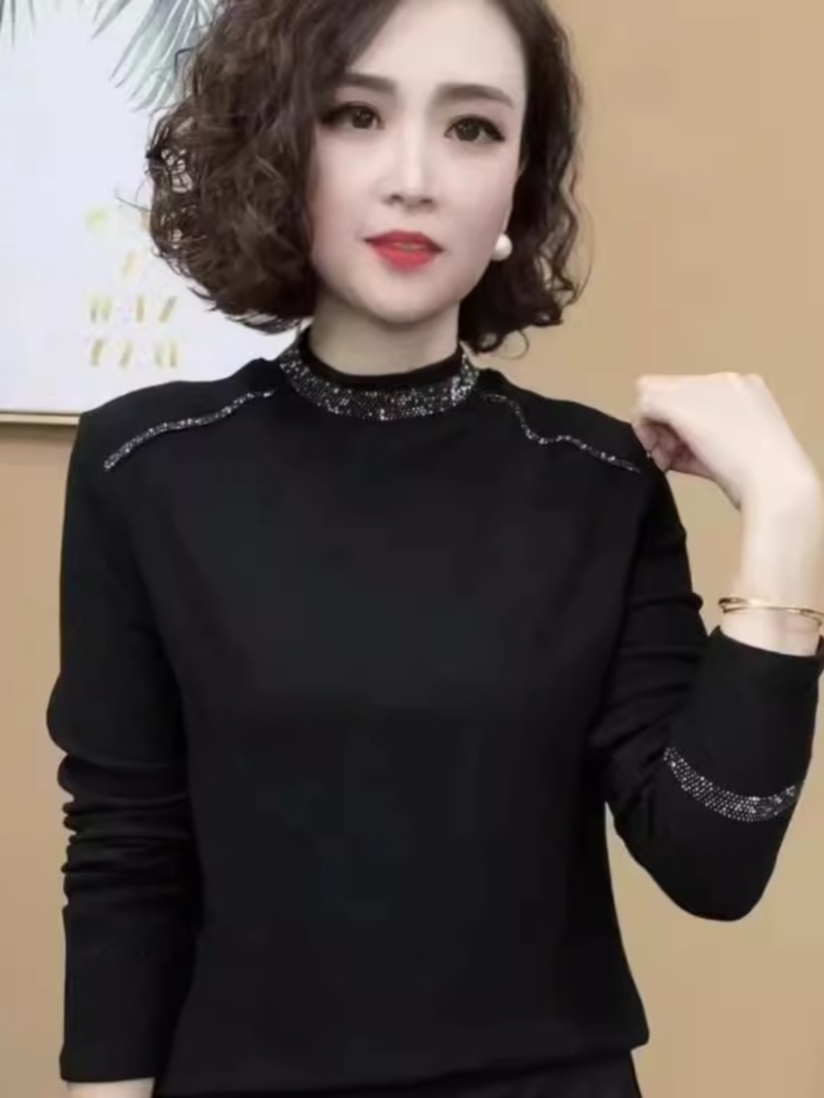 Women Fashion Over 40 - Maglia Base alla Moda a Maniche