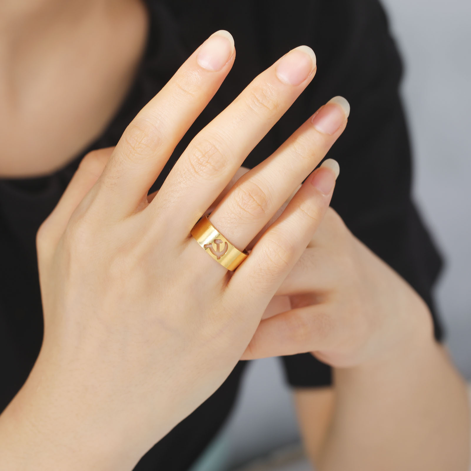Anello a Forma di Martello e F - Women'S Fashion Revolution recensione e prezzo